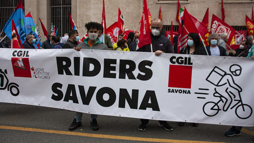 Sicurezza e tutele sul lavoro, i riders savonesi: "Dateci una casa per le nostre esigenze"