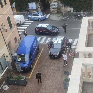 Laigueglia, rapina alla Bpm di piazza Preve: fermati i due malintenzionati armati di coltello