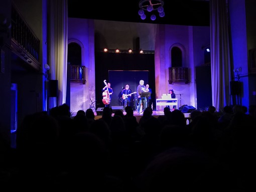 Tutto esaurito per lo spettacolo “RaccontiAMOci” ad Alassio