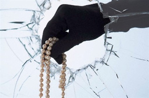 Sgominata la banda delle gioiellerie