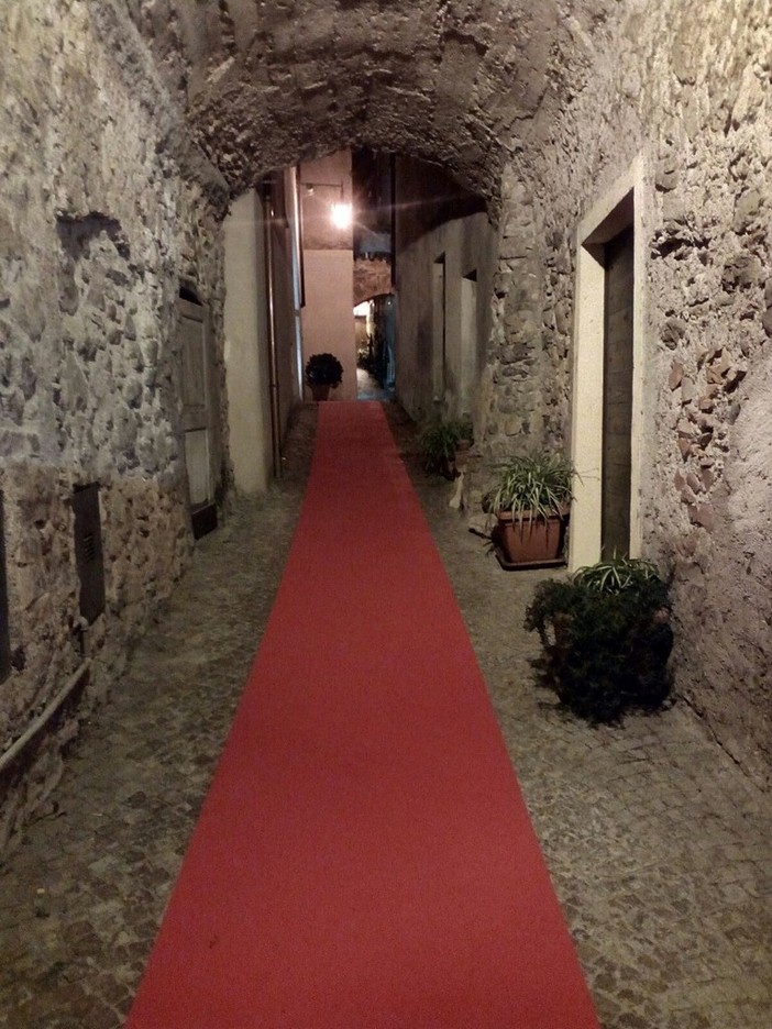 Zuccarello inaugura il &quot;red carpet&quot; steso nel centro storico