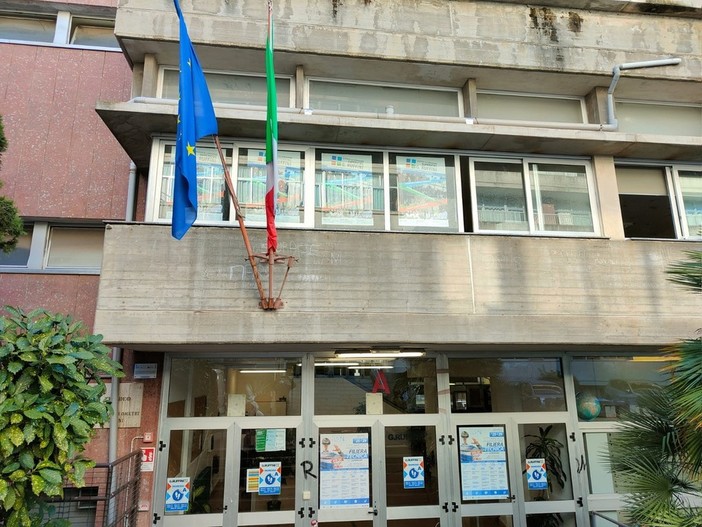 Allarme meningite all’Istituto "Ruffini" di Imperia: attivata la profilassi per studenti e docenti Allarme meningite all’Istituto "Ruffini" di Imperia: attivata la profilassi per studenti e docenti