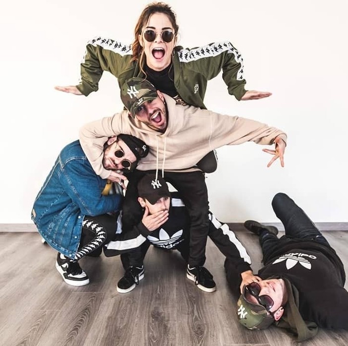 L'ingauno Riccardo Marano con gli "Urban Theory" domani nella finale di Italia's Got Talent