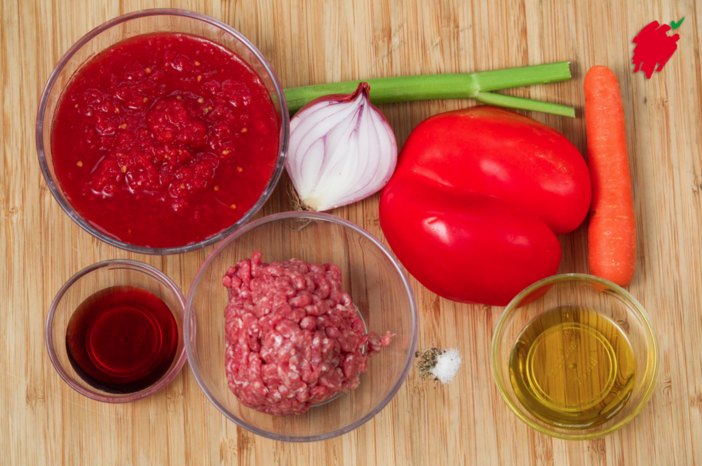 Felici e Veloci: le nuove (video)ricette di Fata Zucchina. Oggi prepariamo ragù di carne e peperone