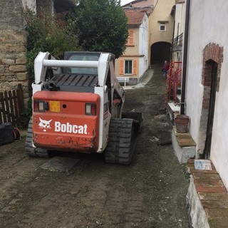 Lavori di asfaltatura nelle strade di Roccavignale