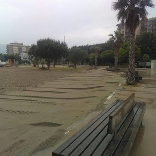 Savona, terminate le operazioni di pulizia e sistemazione delle spiagge, assessore Santi: "Particolare attenzione alla scaletto delle Fornaci"