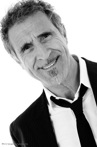 Cairo: sul palco il comico Renzo Sinacori con “Non ho lo sguardo dubbioso, sono meridionale”