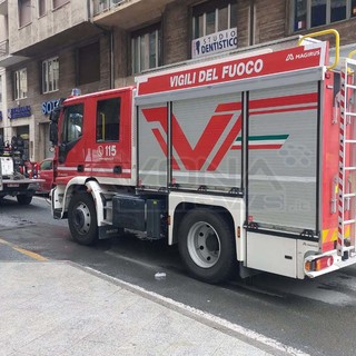 Savona, evacuata la palazzina di via Venezia coinvolta nell'incendio. In sette ancora senza sistemazione Savona, evacuata la palazzina di via Venezia coinvolta nell'incendio. In sette ancora senza sistemazione