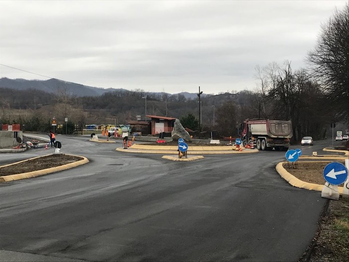 Carcare, una grande aquila in ghisa veglierà sulla nuova rotonda del Vispa Carcare, una grande aquila in ghisa veglierà sulla nuova rotonda del Vispa