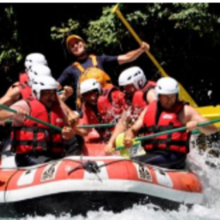 Vivi l'avventura con il rafting allo Stura River Village di Gaiola