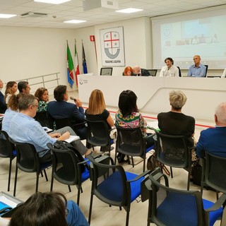 Rigassificatore, il sindaco Russo non è soddisfatto dell'incontro in Regione: "Non hanno dissipato le nostre preoccupazioni, è impattante sul territorio"