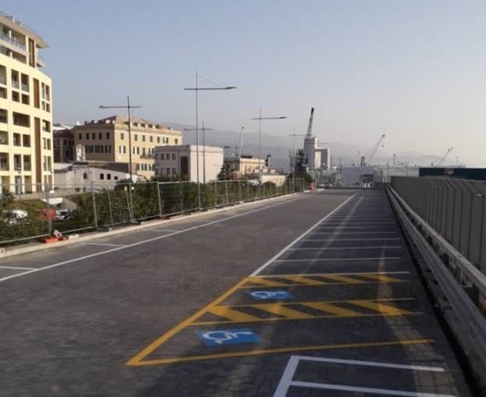Savona, aperto il parcheggio della Darsena: 47 nuovi stalli per residenti e gratuiti Savona, aperto il parcheggio della Darsena: 47 nuovi stalli per residenti e gratuiti