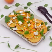 Salade de kakis, chèvre et noix Salade de kakis, chèvre et noix