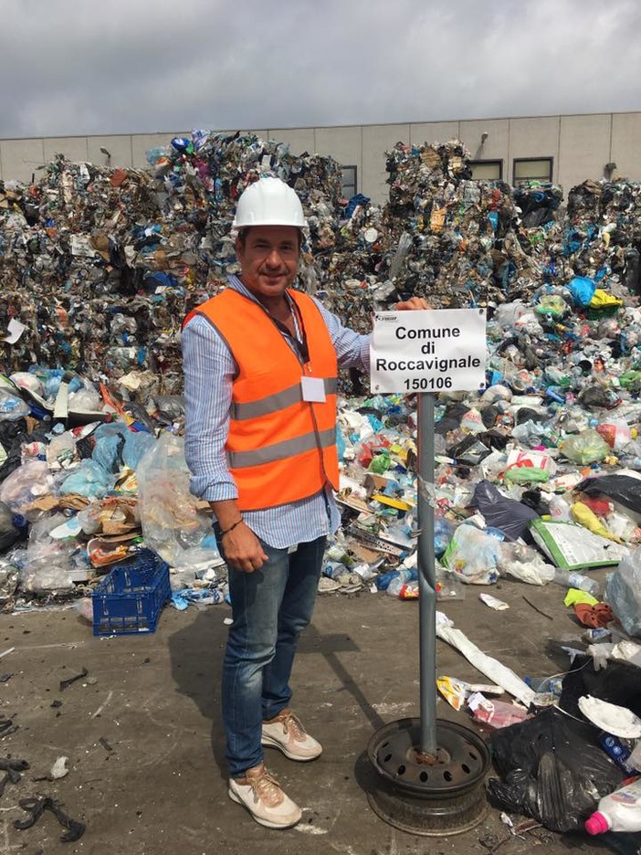 65.7% di raccolta differenziata, il sindaco di Roccavignale sorride: "Risultato incoraggiante, ma migliorabile" 65.7% di raccolta differenziata, il sindaco di Roccavignale sorride: "Risultato incoraggiante, ma migliorabile"