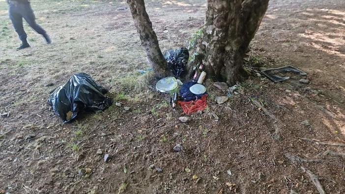 Degrado nell'area picnic di Stella. Il Sindaco: "Chiederò una riunione per valutare tutte le ipotesi per abbattere questo fenomeno di inciviltà e ignoranza" (FOTO)