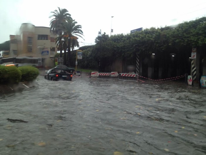 Albenga: allagamenti e strade chiuse, i primi disagi del maltempo