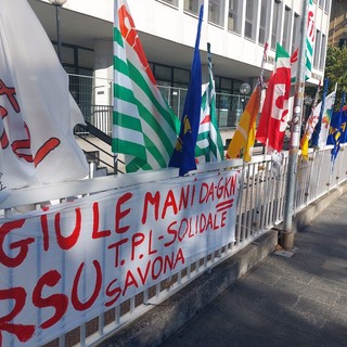 Passaggio all'in house per Tpl Linea, azienda e lavoratori si incontrano: "Preoccupati dei tempi, ormai siamo agli sgoccioli" Passaggio all'in house per Tpl Linea, azienda e lavoratori si incontrano: "Preoccupati dei tempi, ormai siamo agli sgoccioli"