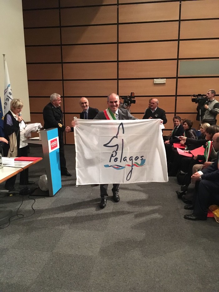 Consegnata ad Albenga la Bandiera del Santuario dei cetacei