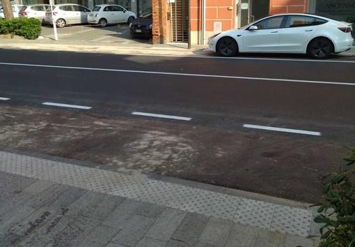 Savona, ancora critiche per i lavori su via Nizza, nel mirino la segnaletica orizzontale