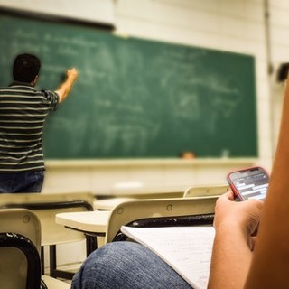 Dal Consiglio dei Ministri: SCUOLE CHIUSE in tutta Italia fino a metà marzo, Azzolina annuncia "Decisione ufficiale nel pomeriggio"