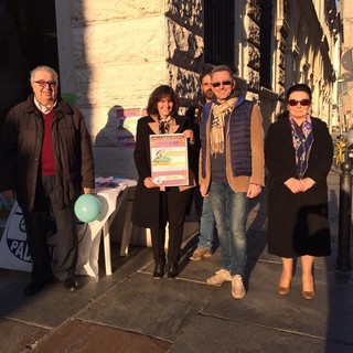 Anche Sonia Viale a Savona con la Lega Nord per Asili nido gratuiti, un regalo per tutte le mamme. Video