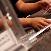 Unipol rileva 635 filiali Intesa: saranno integrate nella rete Bper