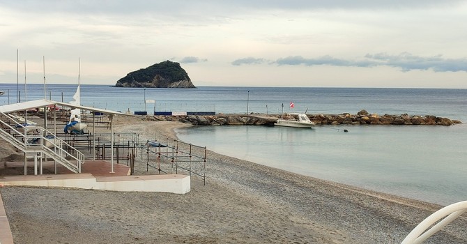 Spotorno, il nuovo Pud arriva in Consiglio Comunale. E intanto spunta la proposta di referendum cittadino Spotorno, il nuovo Pud arriva in Consiglio Comunale. E intanto spunta la proposta di referendum cittadino