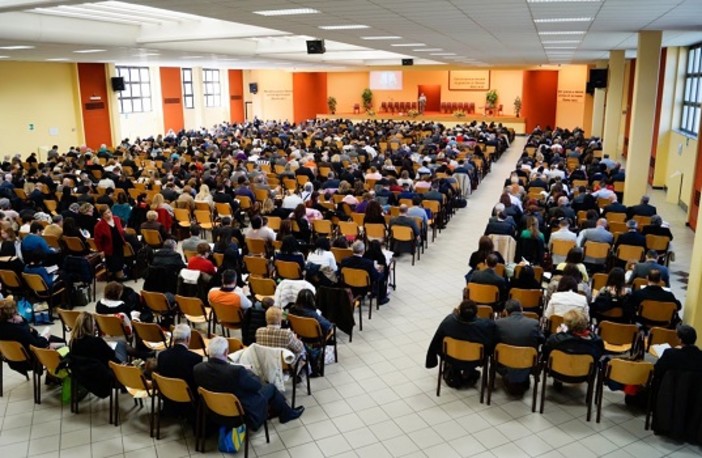 I Testimoni di Geova ricordano la morte di Gesù