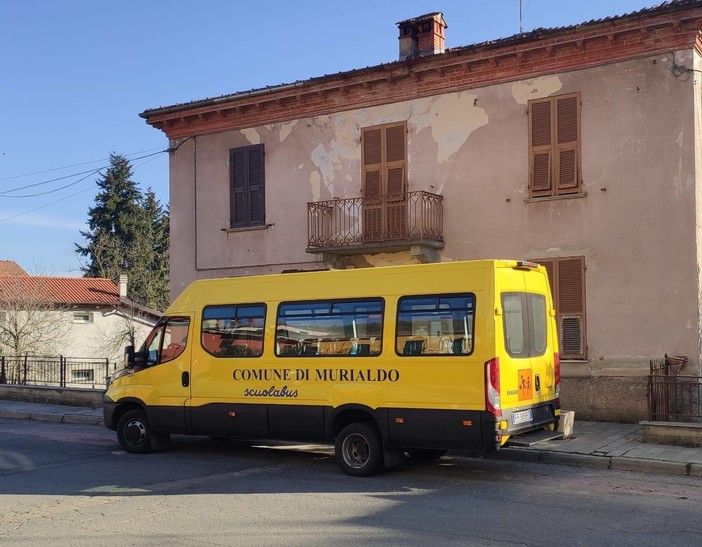 Esternalizzazione servizio scuolabus a Murialdo, l'ex sindaco Salvetto non ci sta e presenta un'interrogazione