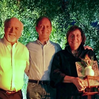 Festa delle erbe di Rollo, assegnato a Silvia Arnaud il Premio “Libereso Guglielmi”: ha recuperato i Giardini di Villa della Pergola
