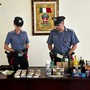 Pagano con una banconota falsa da 100 euro in un negozio di Alassio, scoperti a Diano Marina: due arresti nell’Imperiese Pagano con una banconota falsa da 100 euro in un negozio di Alassio, scoperti a Diano Marina: due arresti nell’Imperiese