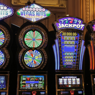 Gioco d'azzardo, Basso e D’Angelo (PDd): "Stupiscono le parole da parte di chi non ha mai fatto nulla per contrastare il gioco d'azzardo” Gioco d'azzardo, Basso e D’Angelo (PDd): "Stupiscono le parole da parte di chi non ha mai fatto nulla per contrastare il gioco d'azzardo”