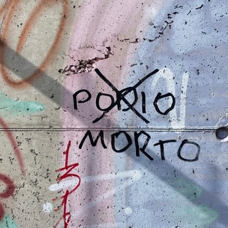 “Podio morto”: sul muro del lungo Centa minaccia al candidato del centrodestra