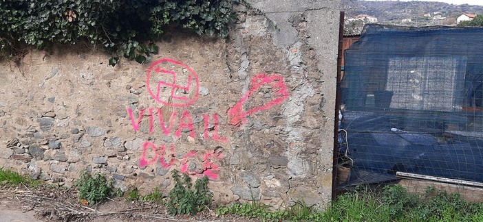 Savona, la denuncia dell'Anpi di Legino: &quot;Scritte neo-fasciste nel quartiere&quot; (FOTO)