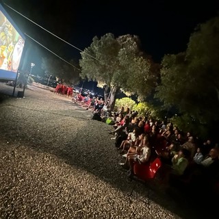 Al via “Cinema sotto le stelle” nelle frazioni di Albenga: appuntamenti dedicati ai più piccoli e alle famiglie Al via “Cinema sotto le stelle” nelle frazioni di Albenga: appuntamenti dedicati ai più piccoli e alle famiglie
