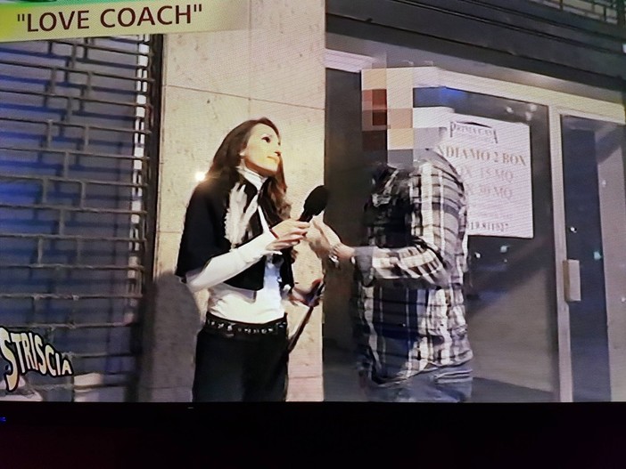 Ambiguo "Love Coach" a Savona, il servizio a Striscia la Notizia Ambiguo "Love Coach" a Savona, il servizio a Striscia la Notizia