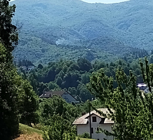 Sassello, allarme fumo in località Giardini: intervengono i vigili del fuoco Sassello, allarme fumo in località Giardini: intervengono i vigili del fuoco