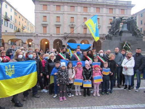 Savona dice no alla guerra e si stringe intorno alla sua comunità ucraina (FOTO e VIDEO)