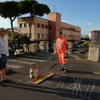 Albenga, via al restyling della segnaletica orizzontale (FOTO)