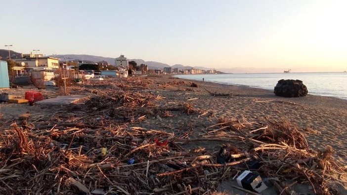 Savona, via a metà marzo agli interventi di pulizia delle spiagge