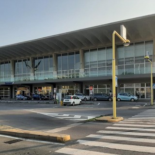 Accompagnano un collega verso casa dopo una cena ma notano un tipo sospetto: carabinieri fuori servizio arrestano un corriere della droga Accompagnano un collega verso casa dopo una cena ma notano un tipo sospetto: carabinieri fuori servizio arrestano un corriere della droga