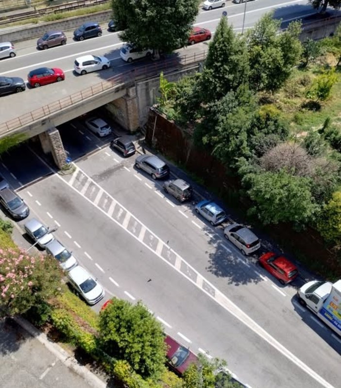 Savona, viene strappata la collanina dal collo ad un 81enne nel sottopassaggio ferroviario. L'appello della figlia: "Quando si vede un reato non si può tirare dritto" Savona, viene strappata la collanina dal collo ad un 81enne nel sottopassaggio ferroviario. L'appello della figlia: "Quando si vede un reato non si può tirare dritto"