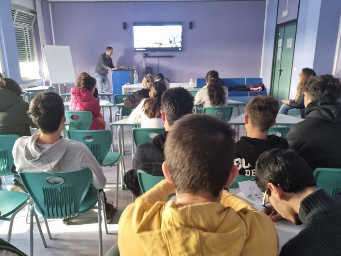 "Noi e il ‘68", il cinema entra nell'Istituto "Patetta" di Cairo: gli studenti realizzano un documentario con materiali d’archivio "Noi e il ‘68", il cinema entra nell'Istituto "Patetta" di Cairo: gli studenti realizzano un documentario con materiali d’archivio