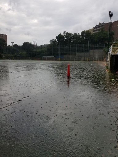 Tutta Savona sott'acqua: anche lo stadio e l'ufficio anagrafe (FOTO)