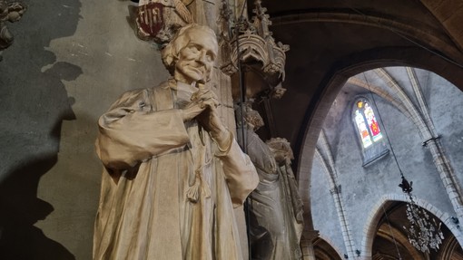 Statua di san Giovanni Maria Vianney, basilica di San Bonaventura, a Lione