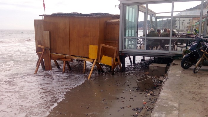 Pasqua senza spiaggia ad Alassio. Schivo: "Danni ingenti anche per le prenotazioni estive"