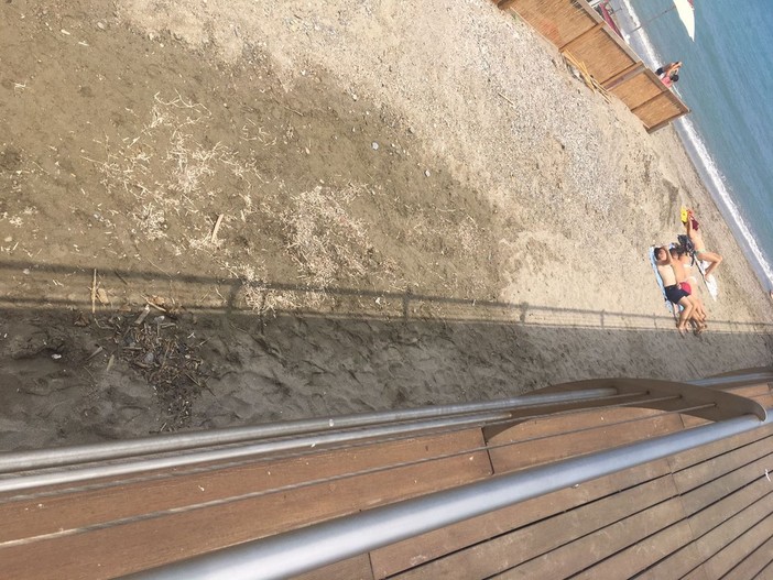 Ceriale: cessato allarme-liquami vicino al pontile (FOTO)
