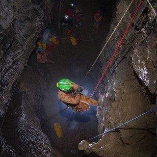 Savona: il Soccorso Speleologico Ligure e Piemontese in esercitazione congiunta nella grotta Buranco Rampiun