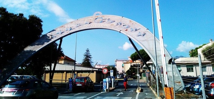 Albenga, colpito da arresto cardiaco in via Fiume: codice rosso al Santa Corona Albenga, colpito da arresto cardiaco in via Fiume: codice rosso al Santa Corona