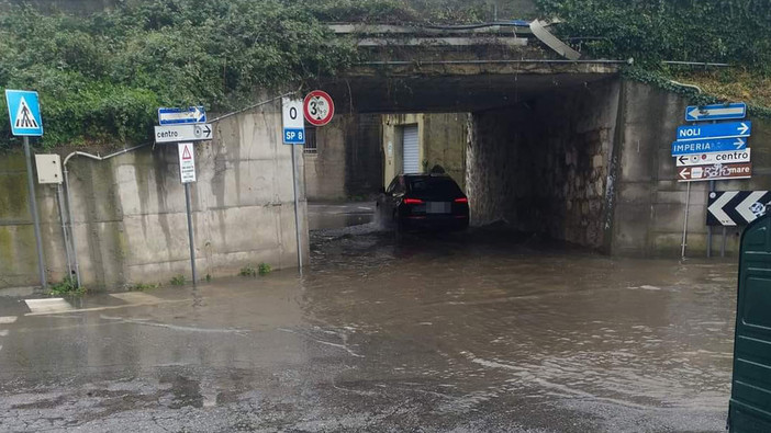 La situazione in cui si presentava il sottopasso nella giornata di Pasqua